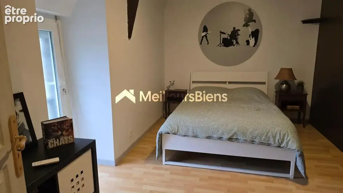 Longère sur plus de 160m², avec dépendances - photo 11