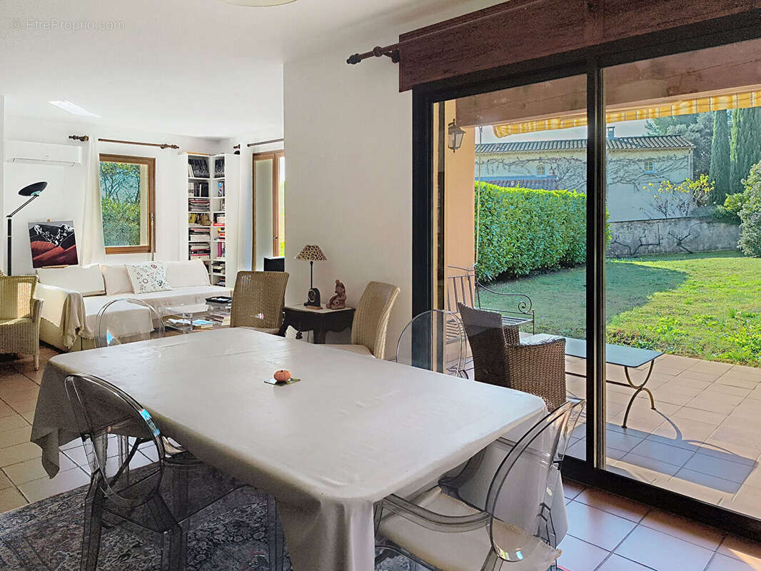 Maison à SAUVETERRE