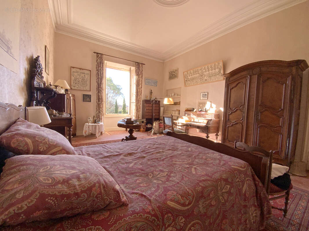 Appartement de 215 m2 dans un château avec parc. - photo 12