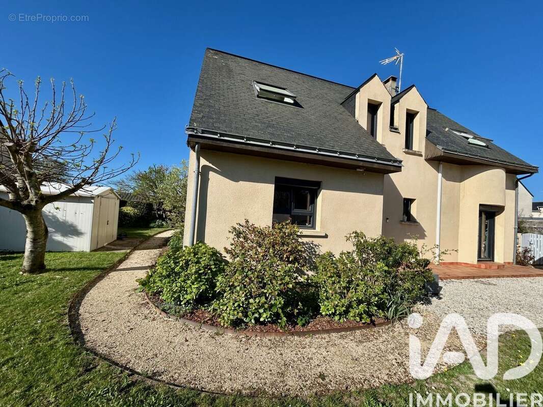 Photo 2 - Maison à NEUILLE