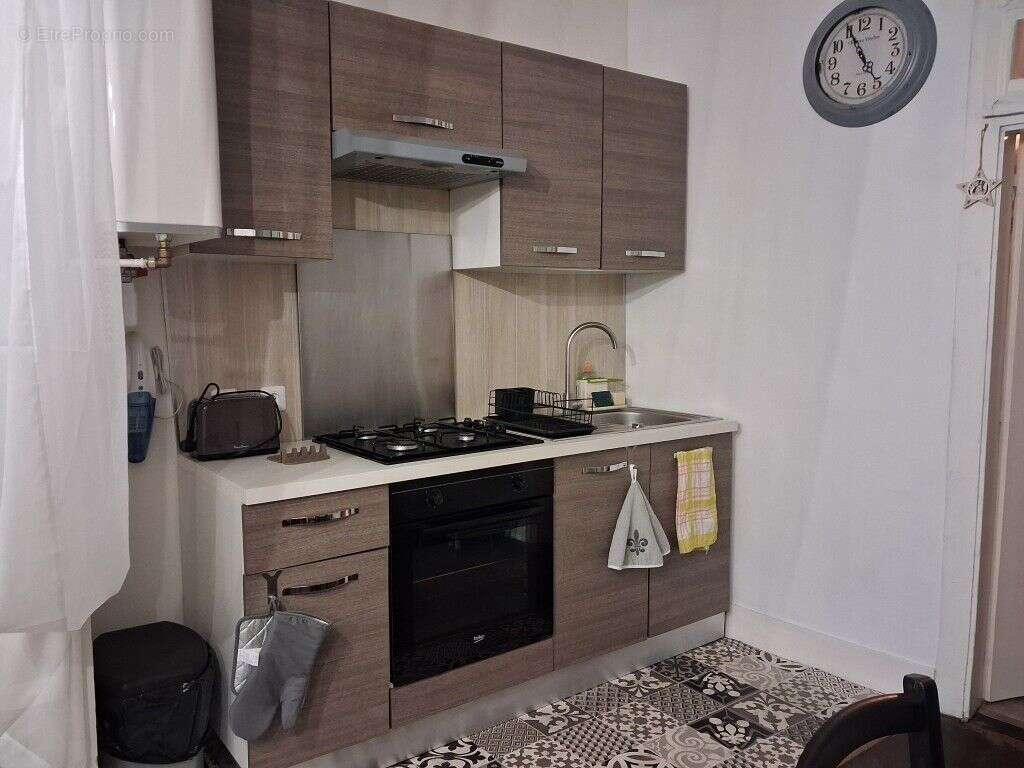 Appartement 110 m² à Saint-Leonard-De-Noblat  - photo 3