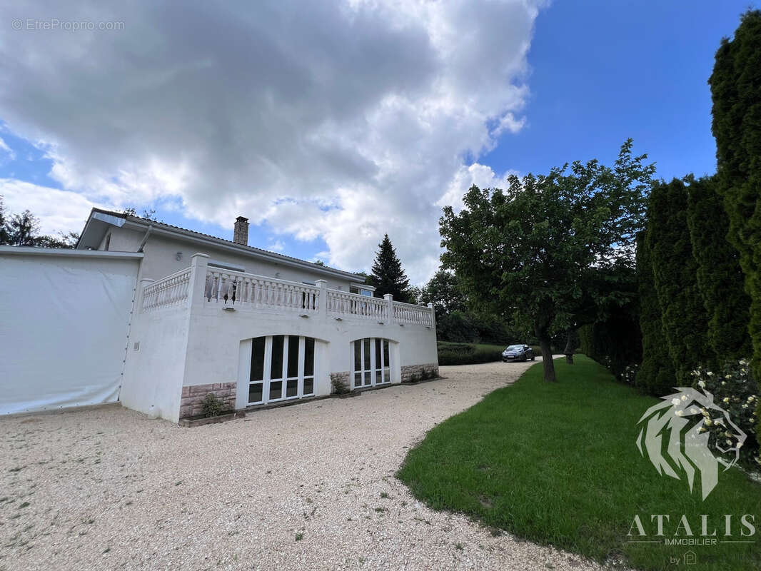 Maison à SAINT-VERAND