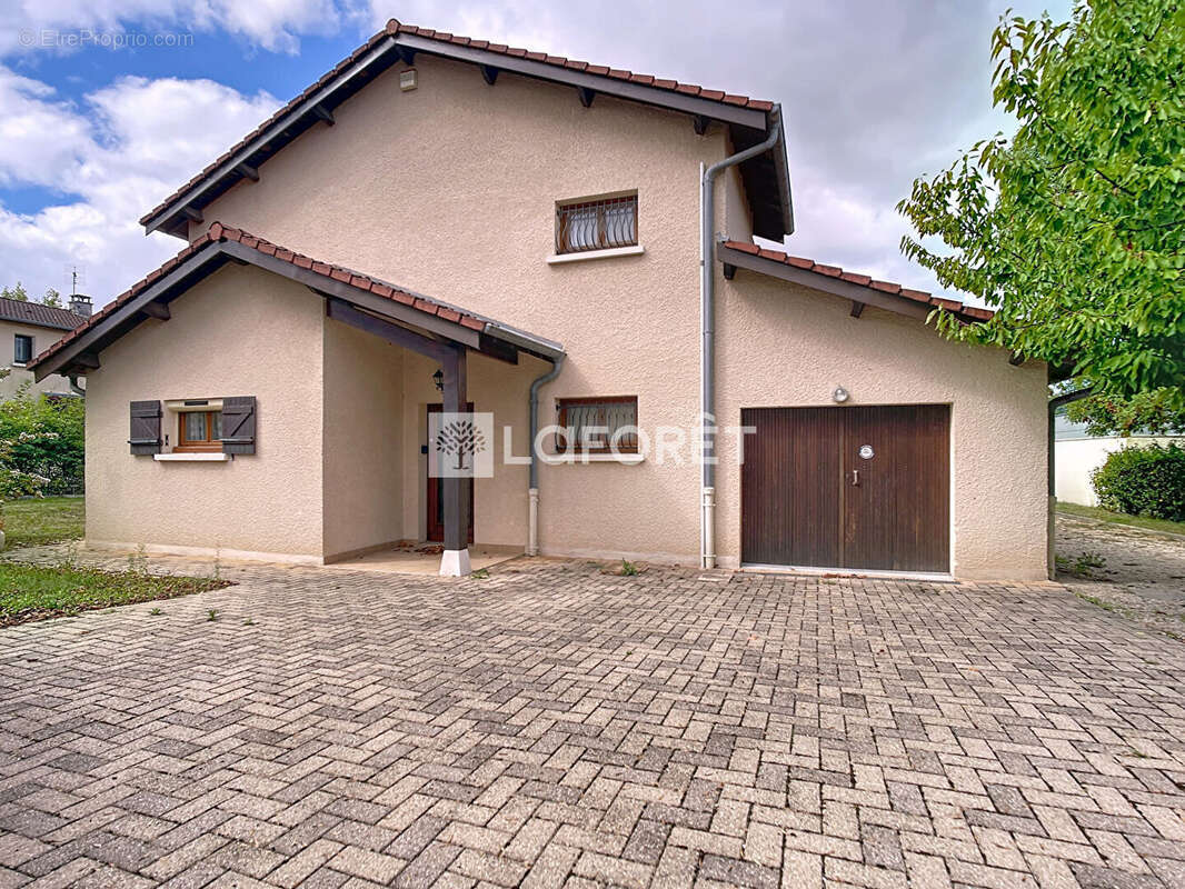 Maison à VILLARS-LES-DOMBES