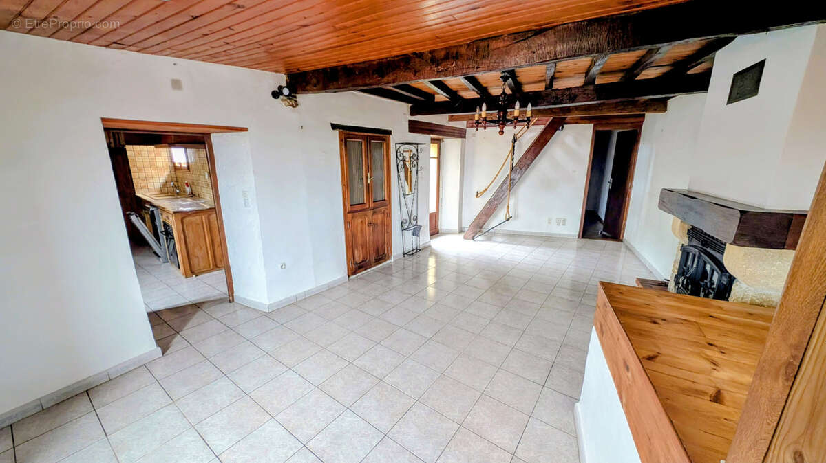 Maison à LAROQUE-DES-ALBERES