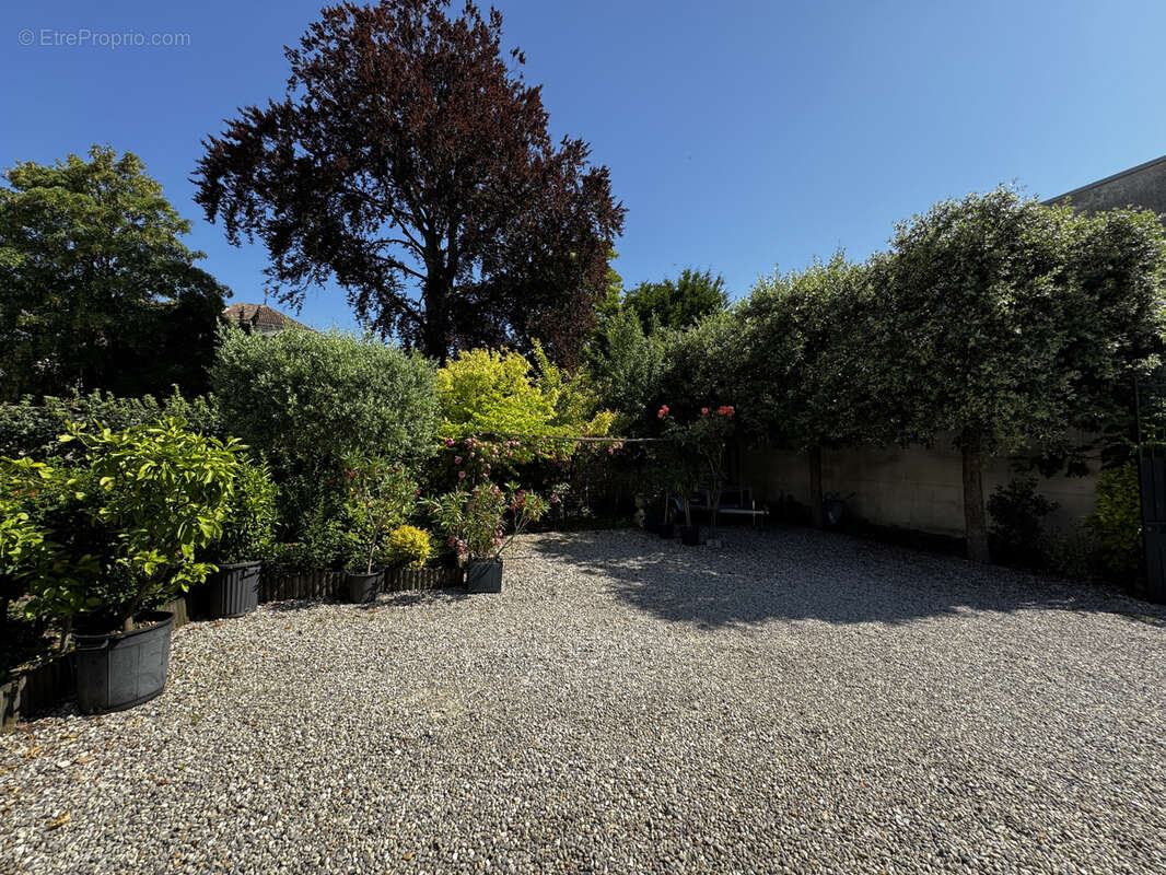 Maison à BARBEZIEUX-SAINT-HILAIRE