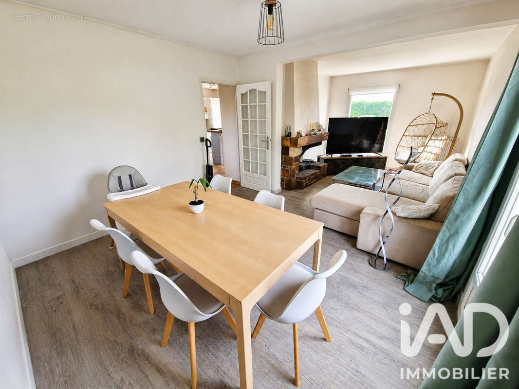 Maison 98 m² à Fontenay-Le-Pesnel  - photo 3