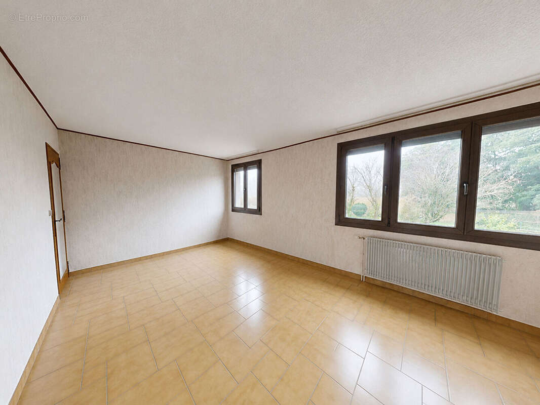 Maison à CRIMOLOIS