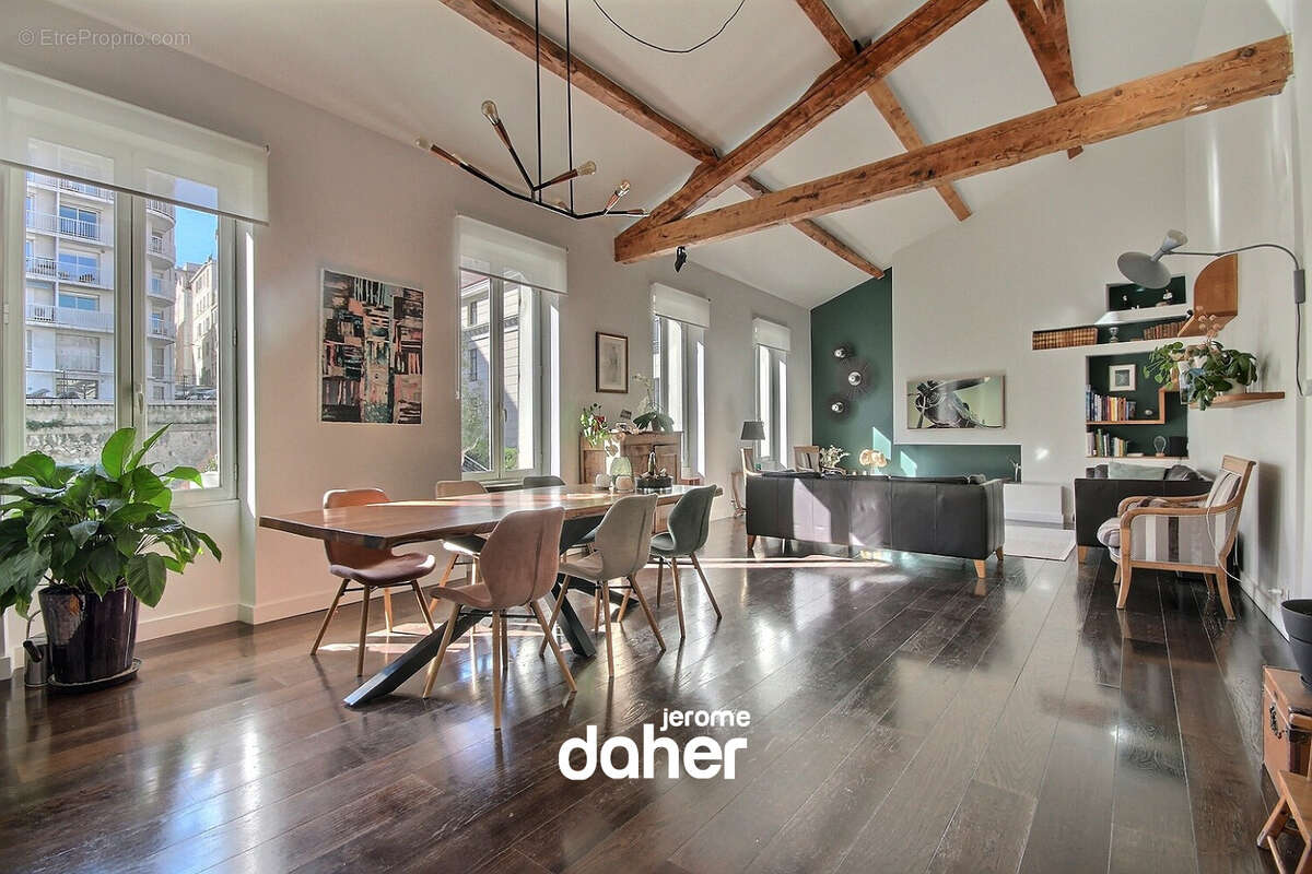 Appartement à MARSEILLE-7E