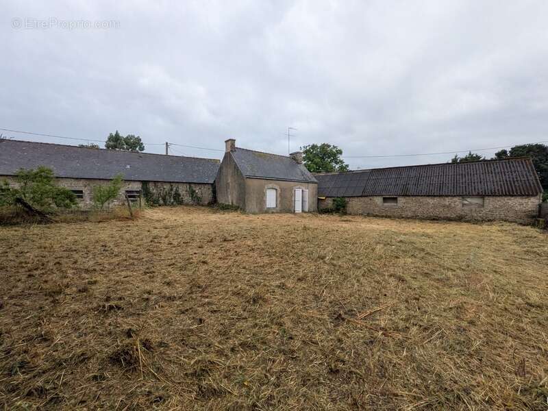 Plouay en campagne ensemble immobilier composé d' une maison de 45m² habitable, une grange de 33 m², un bâtiment en pierre de 91 - photo 16