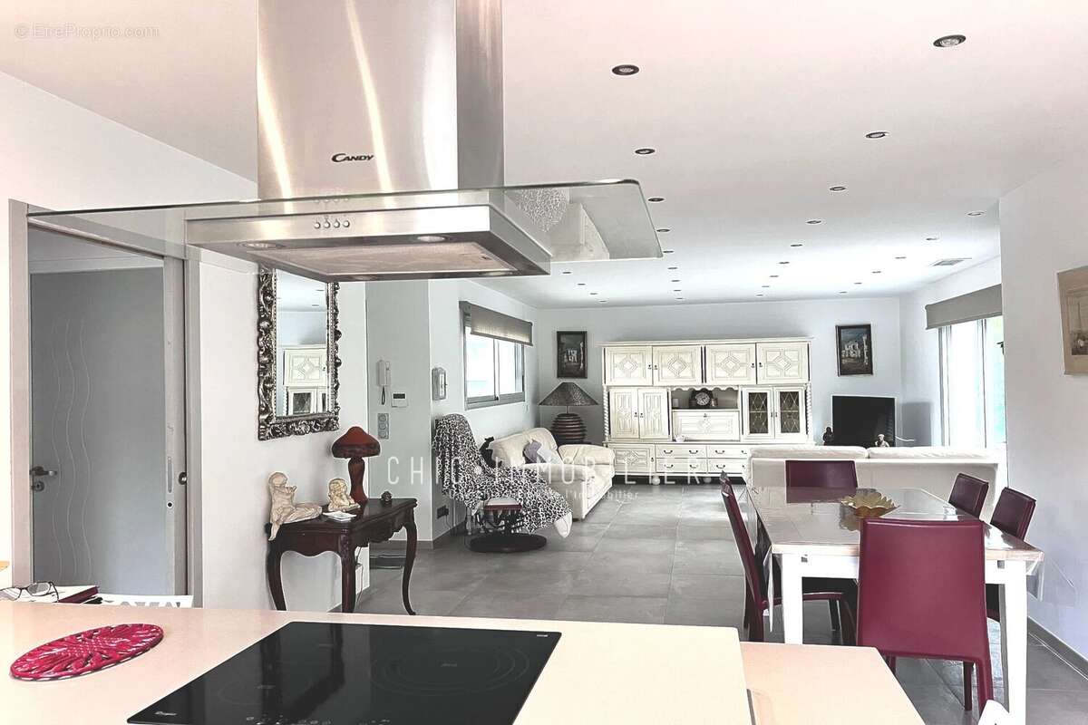 Maison à LATOUR-BAS-ELNE