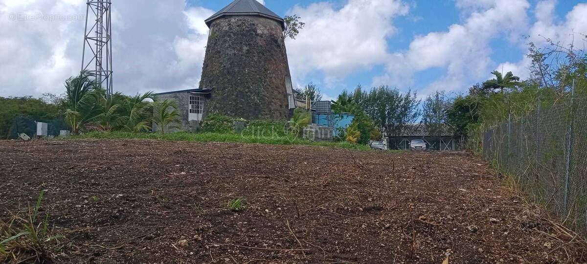 Terrain à PORT-LOUIS