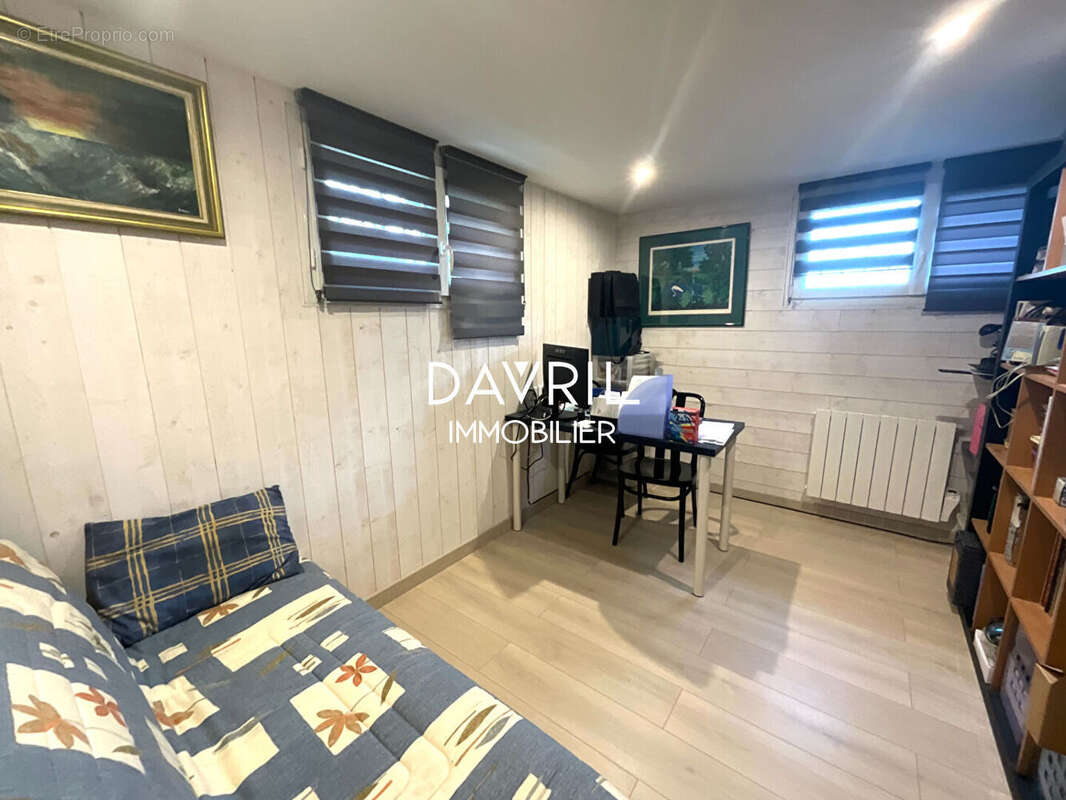 Maison à JOUY-LE-MOUTIER