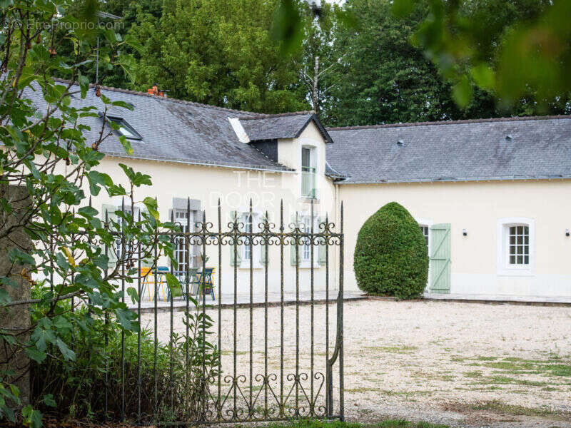 Maison à COSSE-LE-VIVIEN