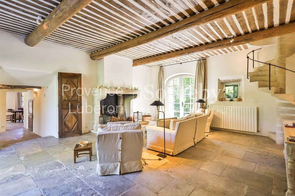 Maison à GORDES
