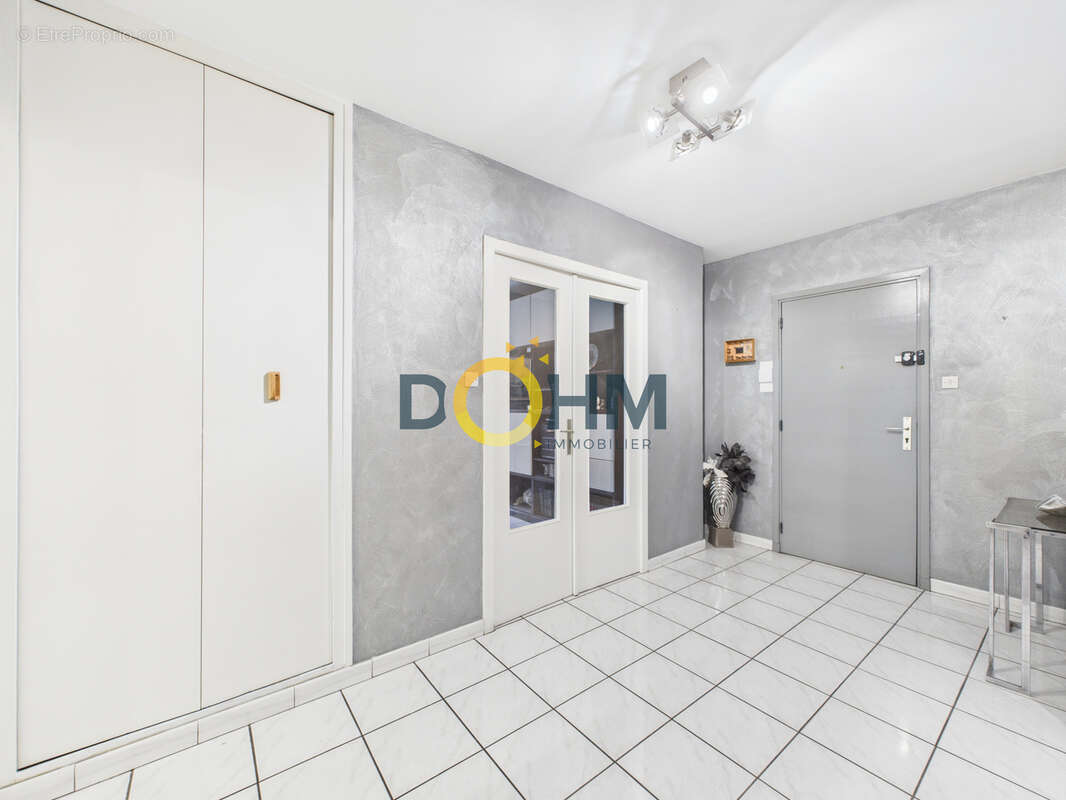 Sublime T5 110 m2 Large balcon / Garage / Ascenseur - photo 4