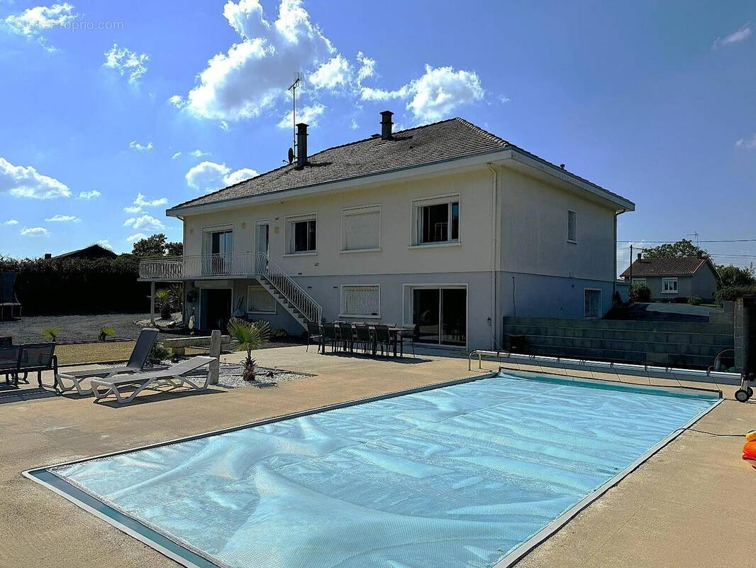   - Maison à SAINTE-VERGE