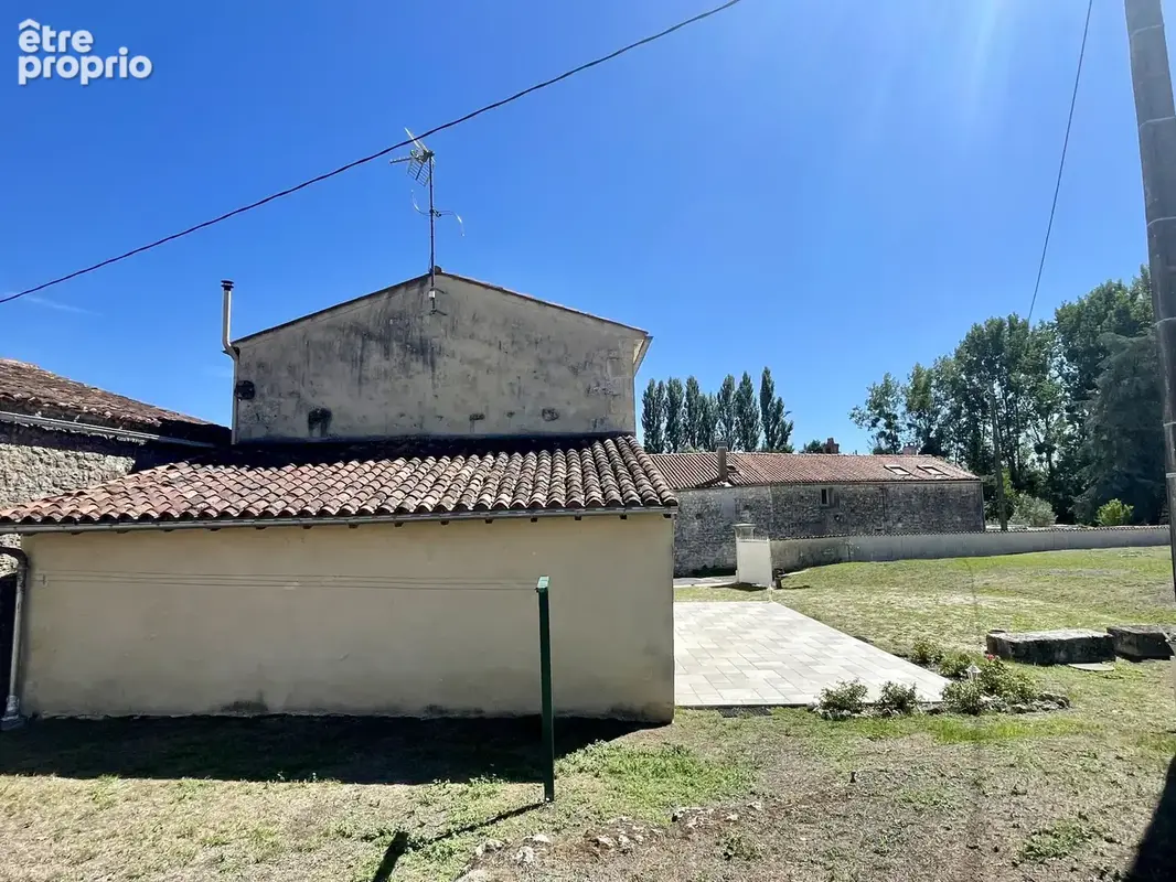 Maison R+1 T4 avec jardin et dépendance - photo 7