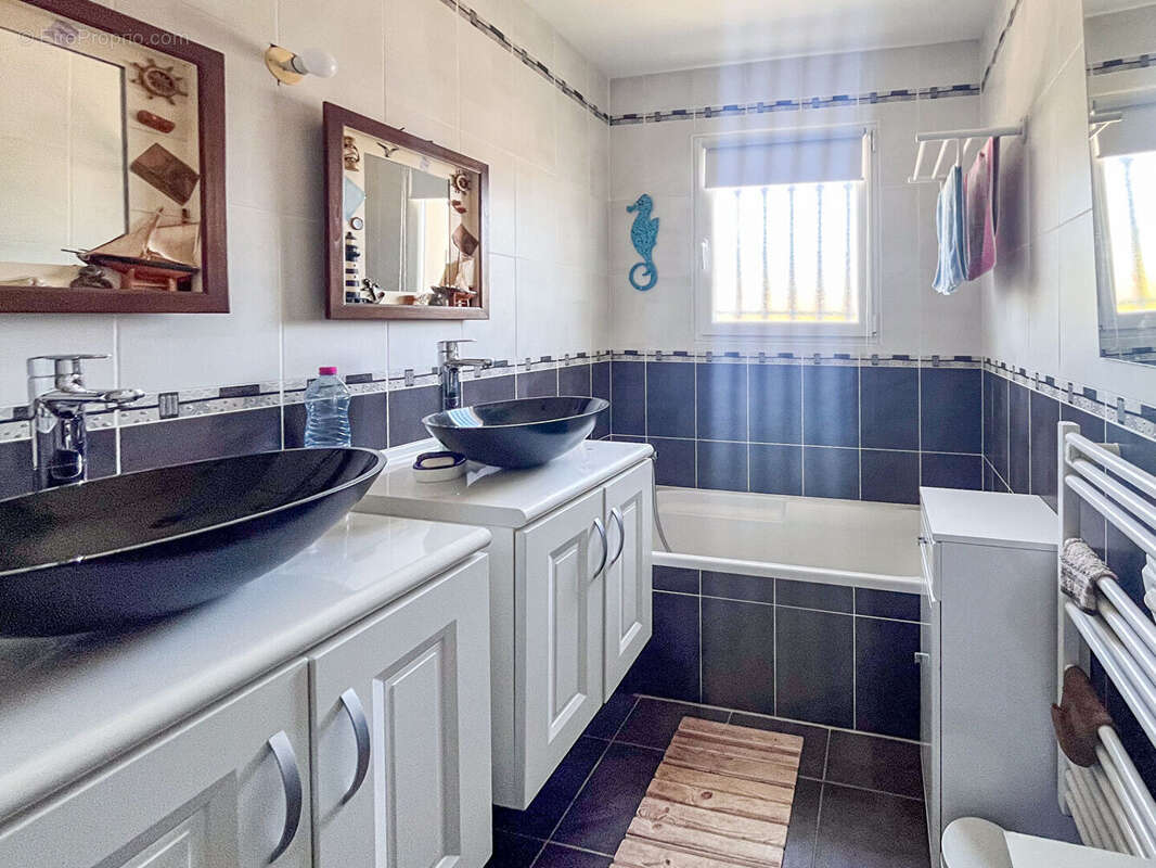 Maison à SAINTE-SOULLE