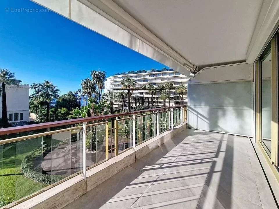 Cannes croisette 3p vue mer residence de renom - photo 2