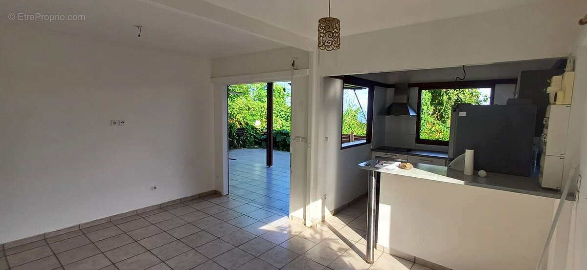 Maison à CAPESTERRE-BELLE-EAU