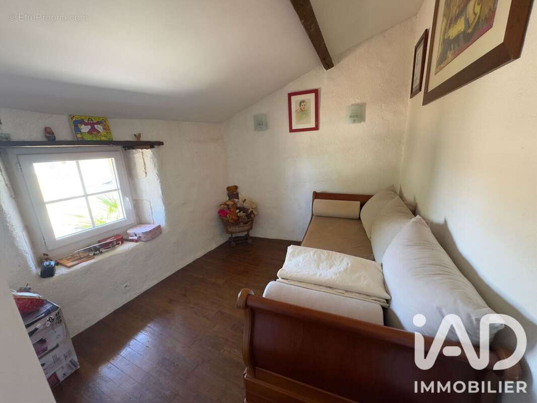 Maison 250 m² à Vanzay  - photo 9