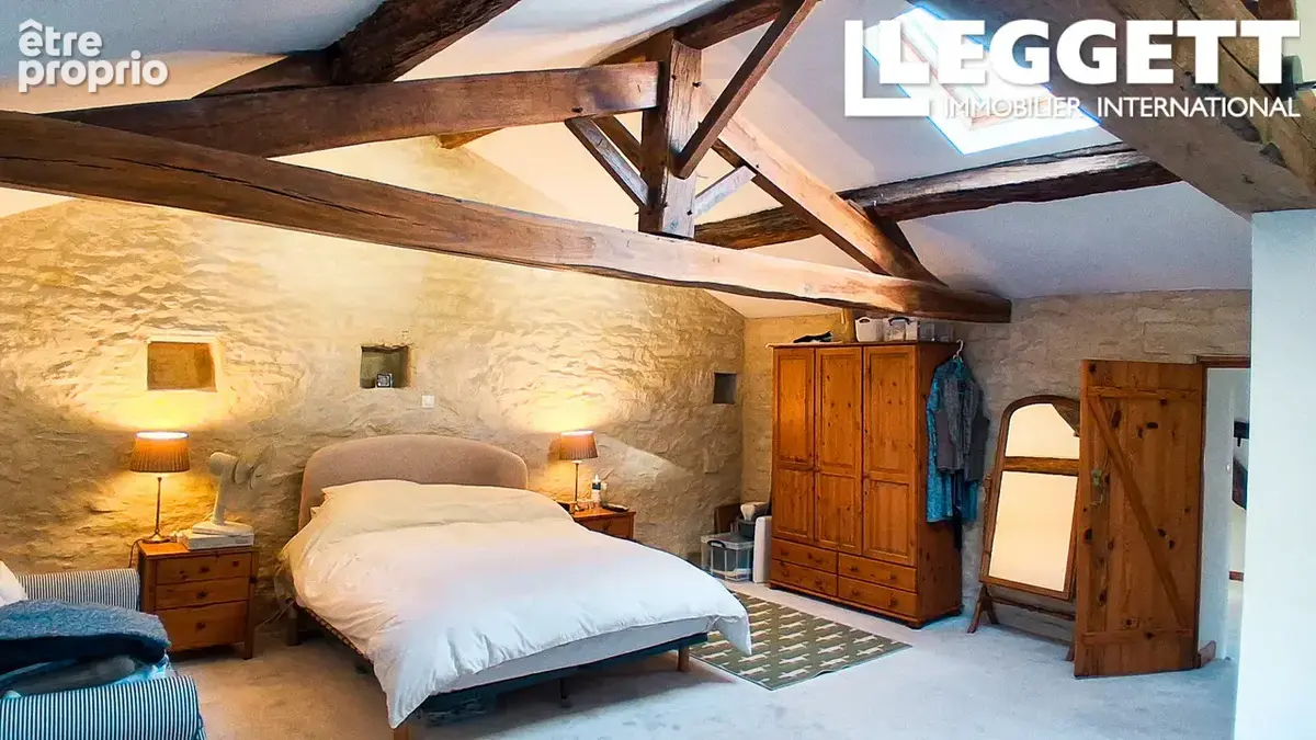 Une maison étonnamment spacieuse et parfaitement entretenue, offrant 4 chambres et un joli jardin à Bourneau - photo 8