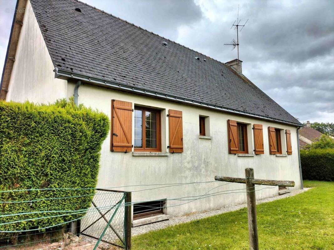 Maison 106 m² à Saint-Pierre-Des-Nids  - photo 7