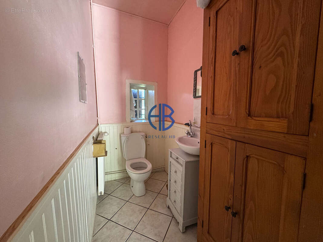 Maison à MONTAGNIEU