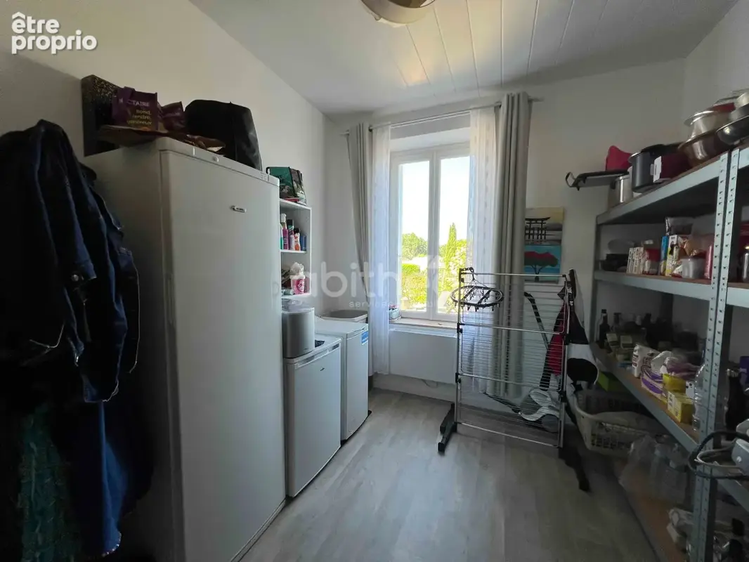 Maison rénovée avec terrain et dépendances. - photo 6
