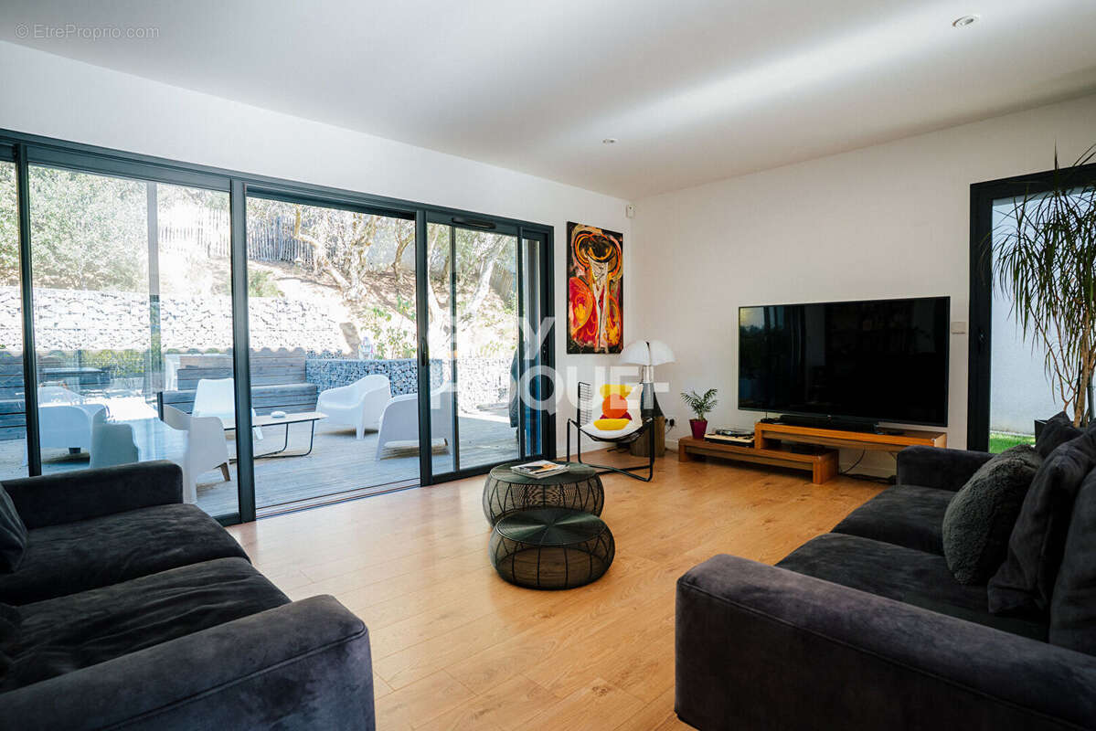 Maison à VILLENEUVE-DE-LA-RAHO