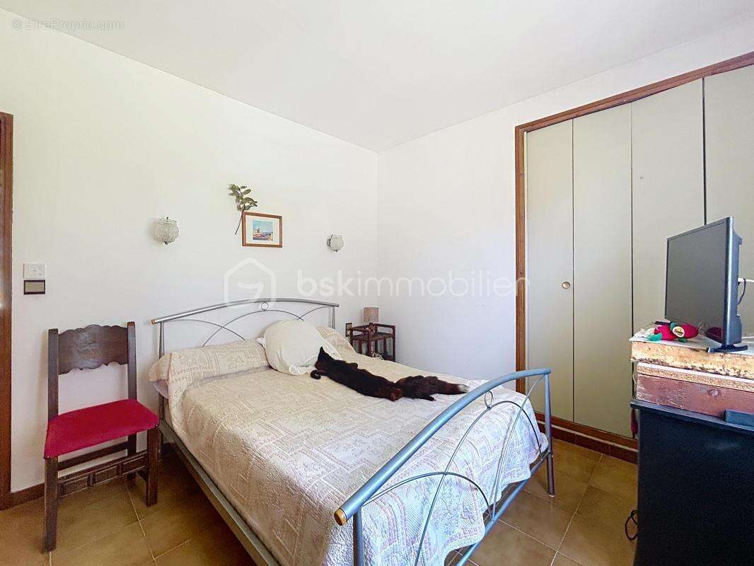 Maison à PEZILLA-LA-RIVIERE