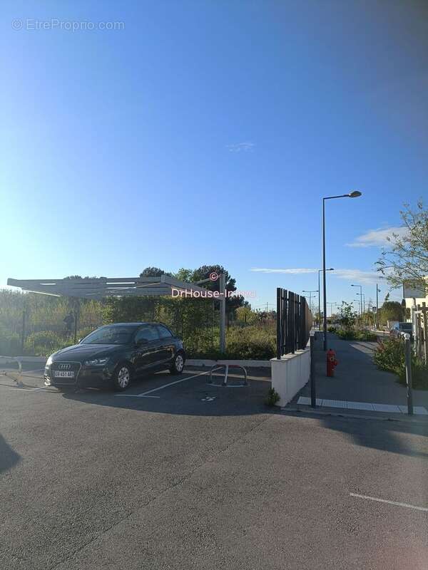 Parking à VITROLLES