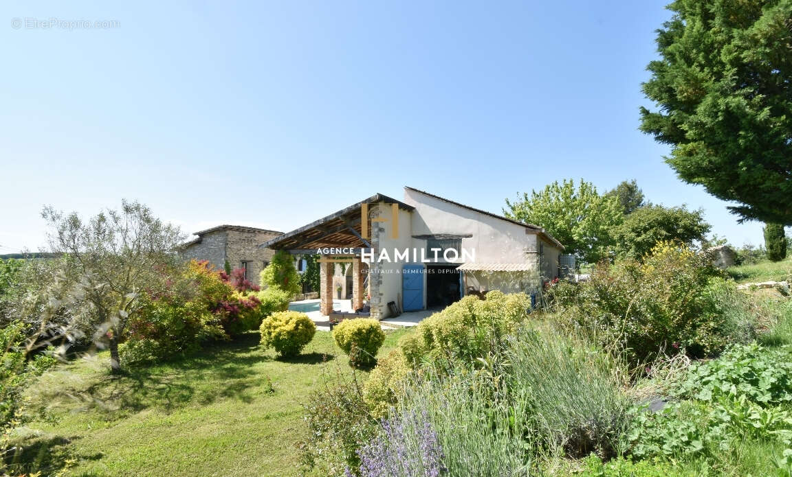 Propriete de campagne avec pigeonnier renove, piscine + poolhouse et dependances - photo 17