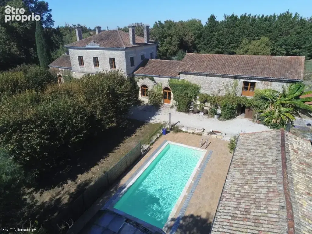 Superbe Ancien Prieuré Bien Rénové Avec Piscine, Mares et Parc Clos - photo 4