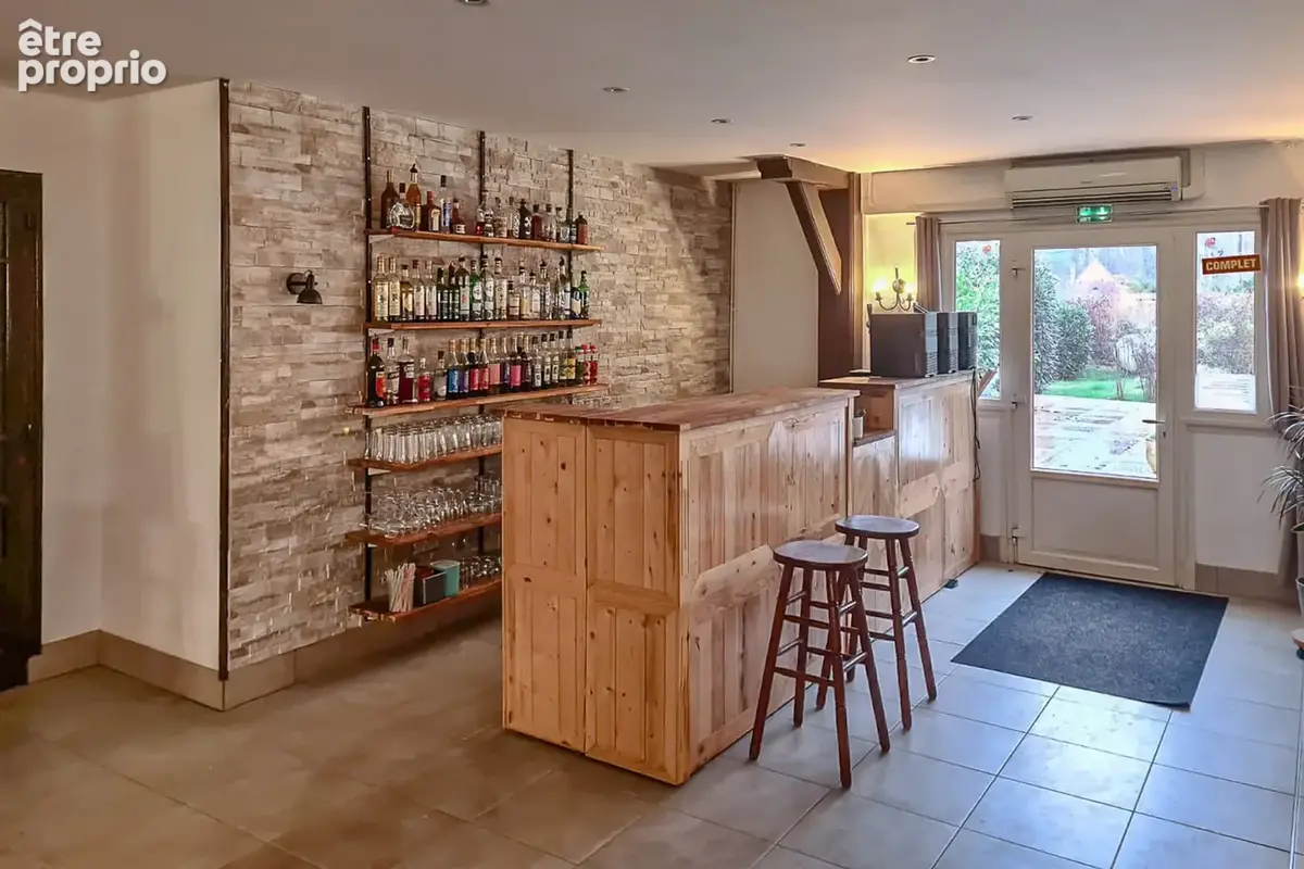 Ensemble immobilier avec restaurant et habitations - photo 4