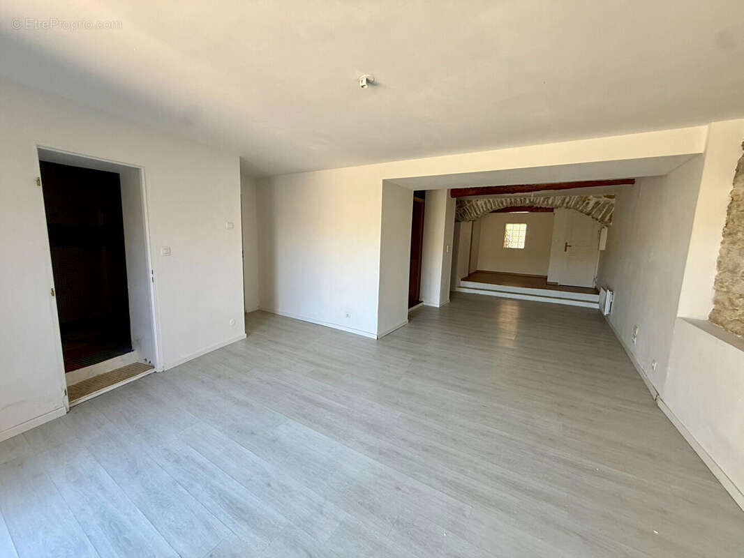 Maison de 198 m² avec deux logements distincts, terrasse, jardin et fort potentiel d'acquisition familiale ou patrimoniale - photo 9