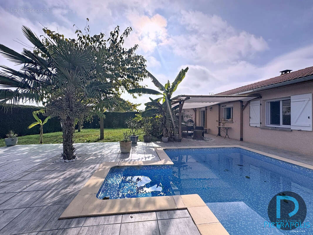 Maison à SAINT-CYR-SUR-MENTHON