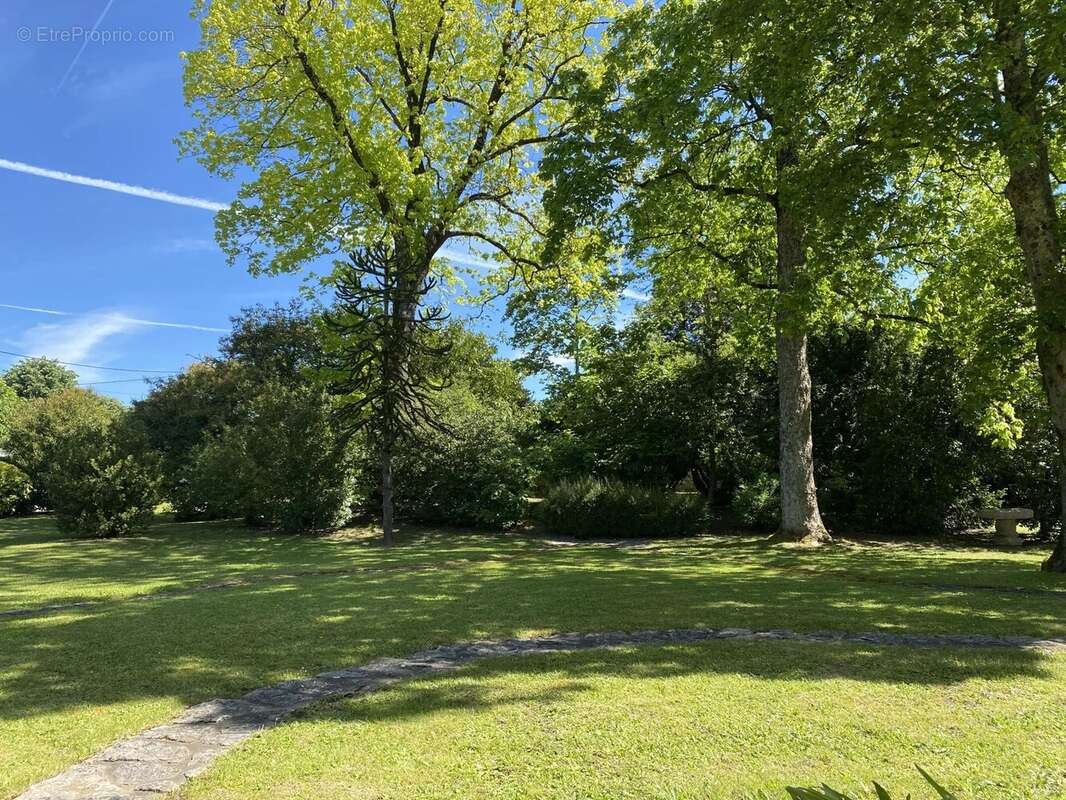 Maison à SAINT-JUNIEN