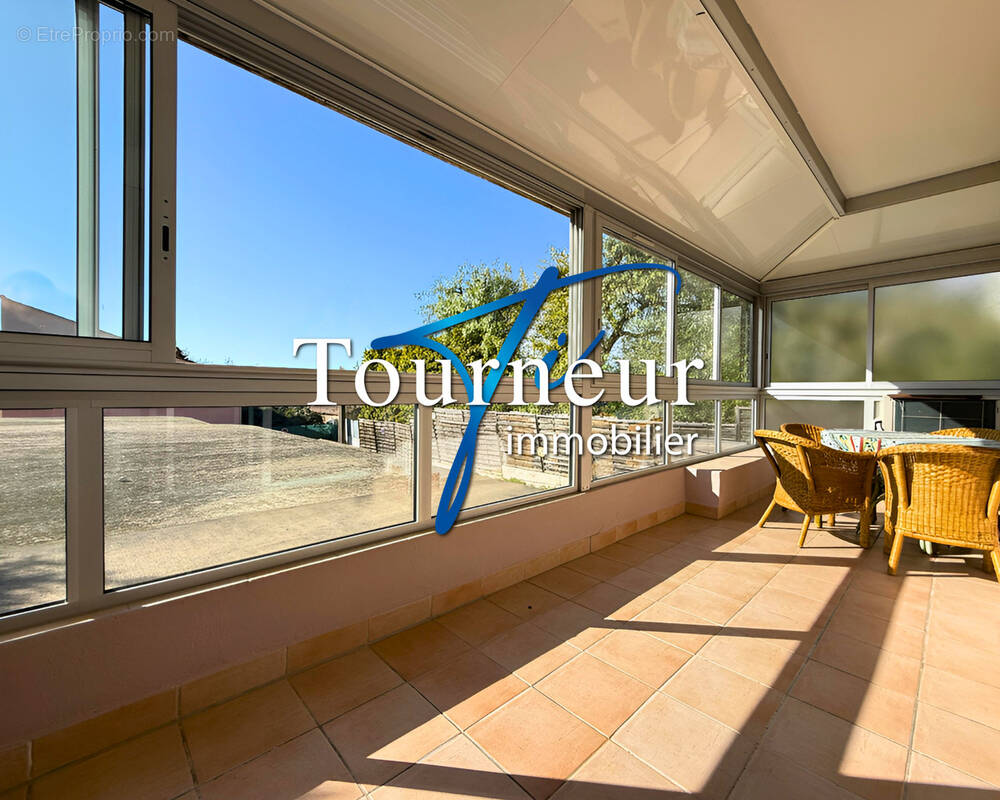 Appartement à SIX-FOURS-LES-PLAGES
