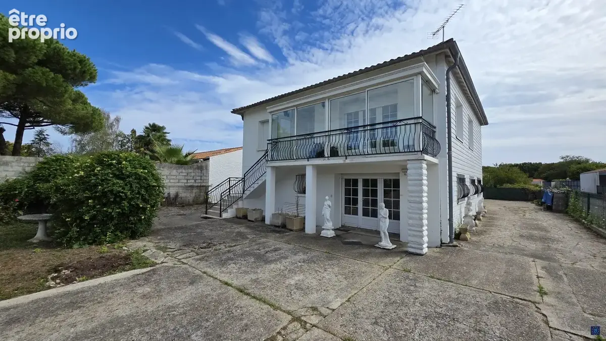 Photo Maison à Saint-Sulpice-De-Royan au prix de 376 200€