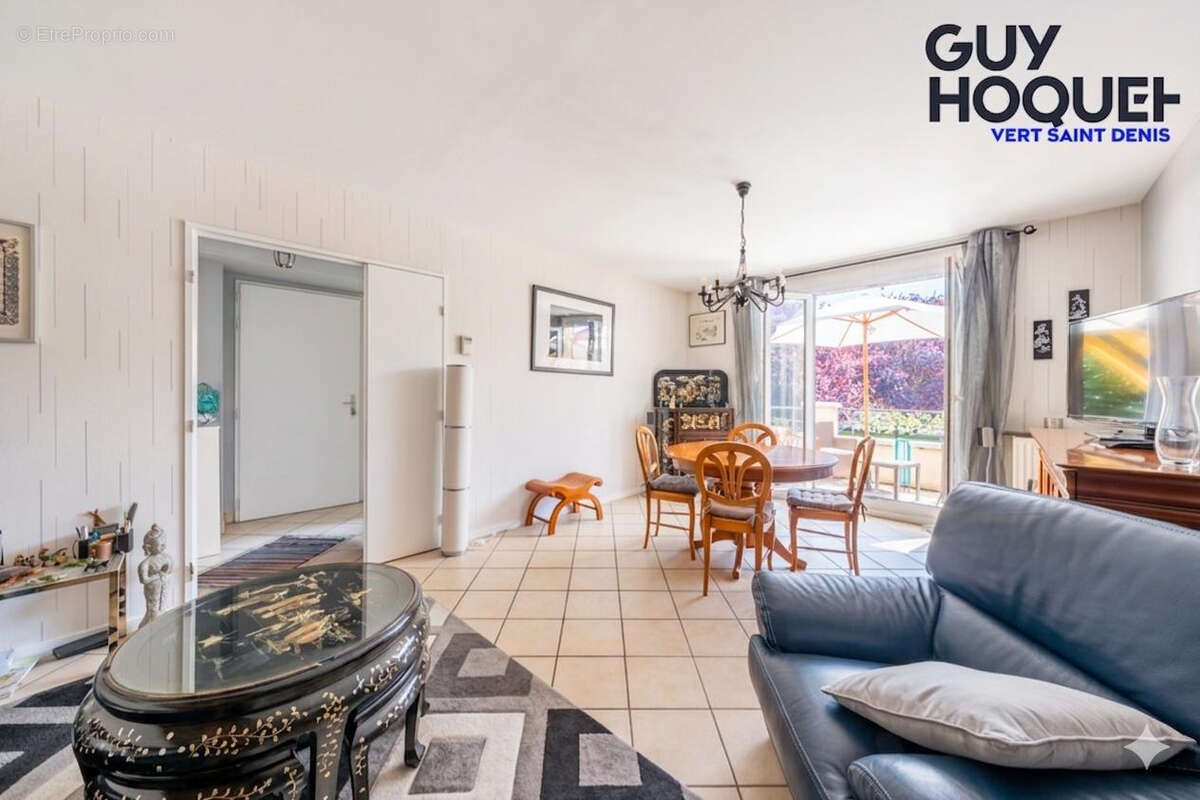 Appartement à SAVIGNY-LE-TEMPLE