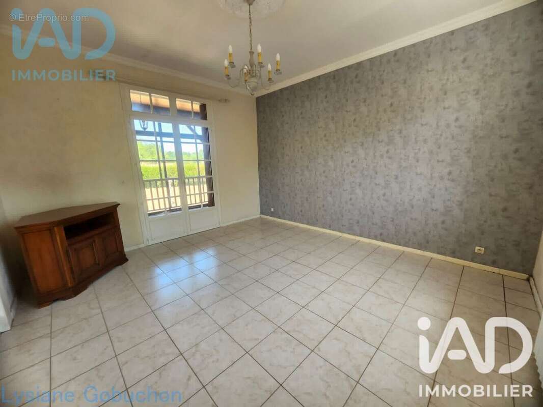 Maison 104 m² à Saint-Front-La-Riviere  - photo 6