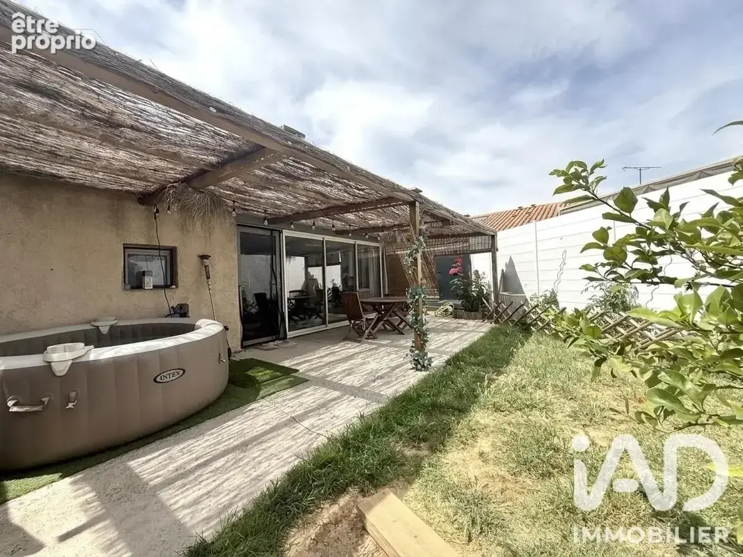 Photo 1 - Maison à VIC-LA-GARDIOLE