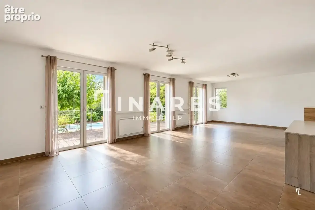 L'INTIME - Villa T5 de 130m² - Piscine - Garage 21m² - Parcelle 625m² - 13400 Aubagne Les Passons - photo 8