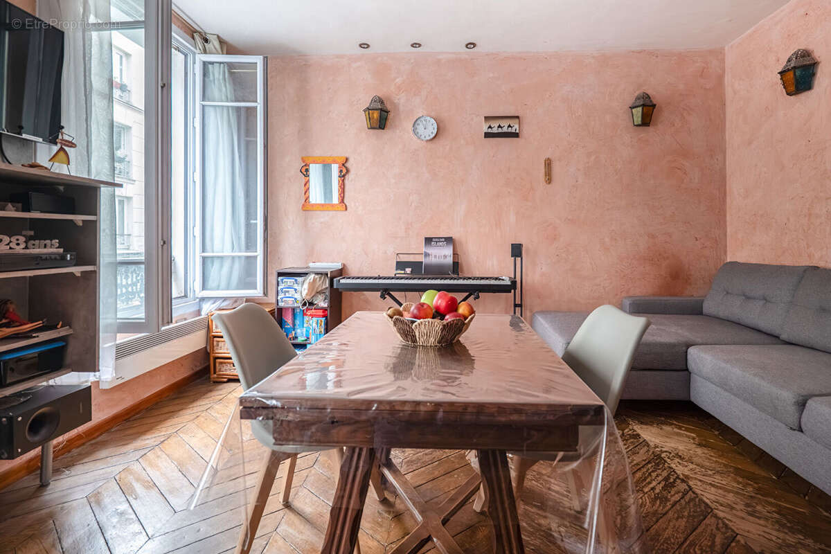Appartement à PARIS-17E