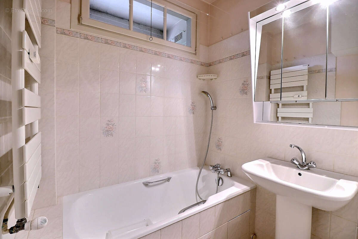 Appartement à FONTENAY-LE-FLEURY