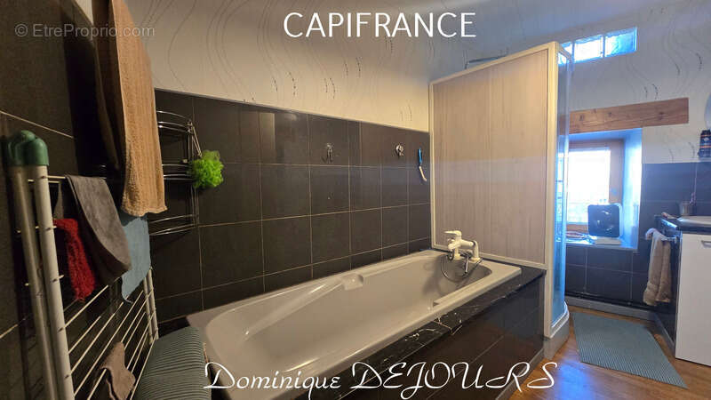 Maison à SAINT-FORTUNAT-SUR-EYRIEUX