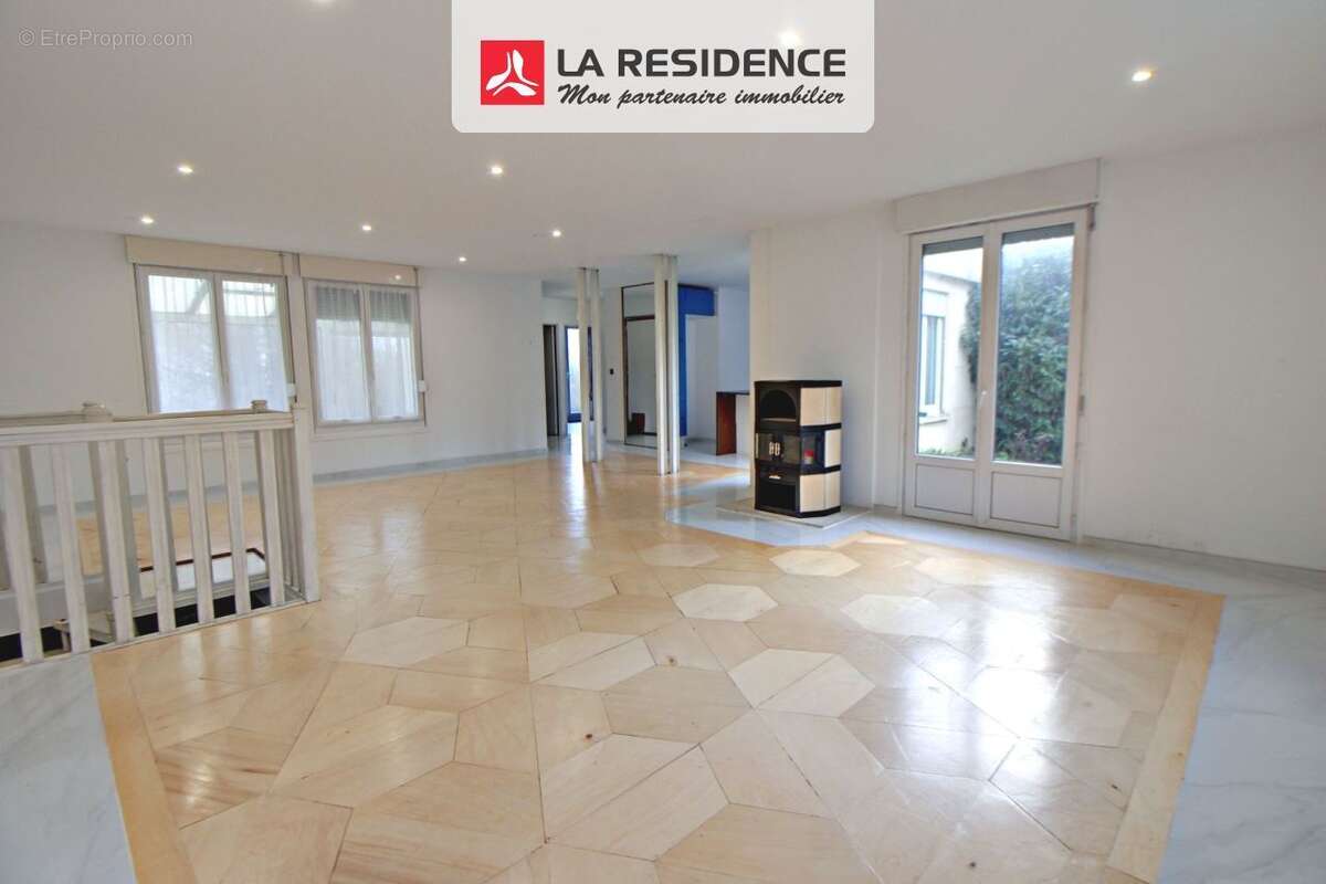 Maison 145 m² à Jouy-Mauvoisin  - photo 6