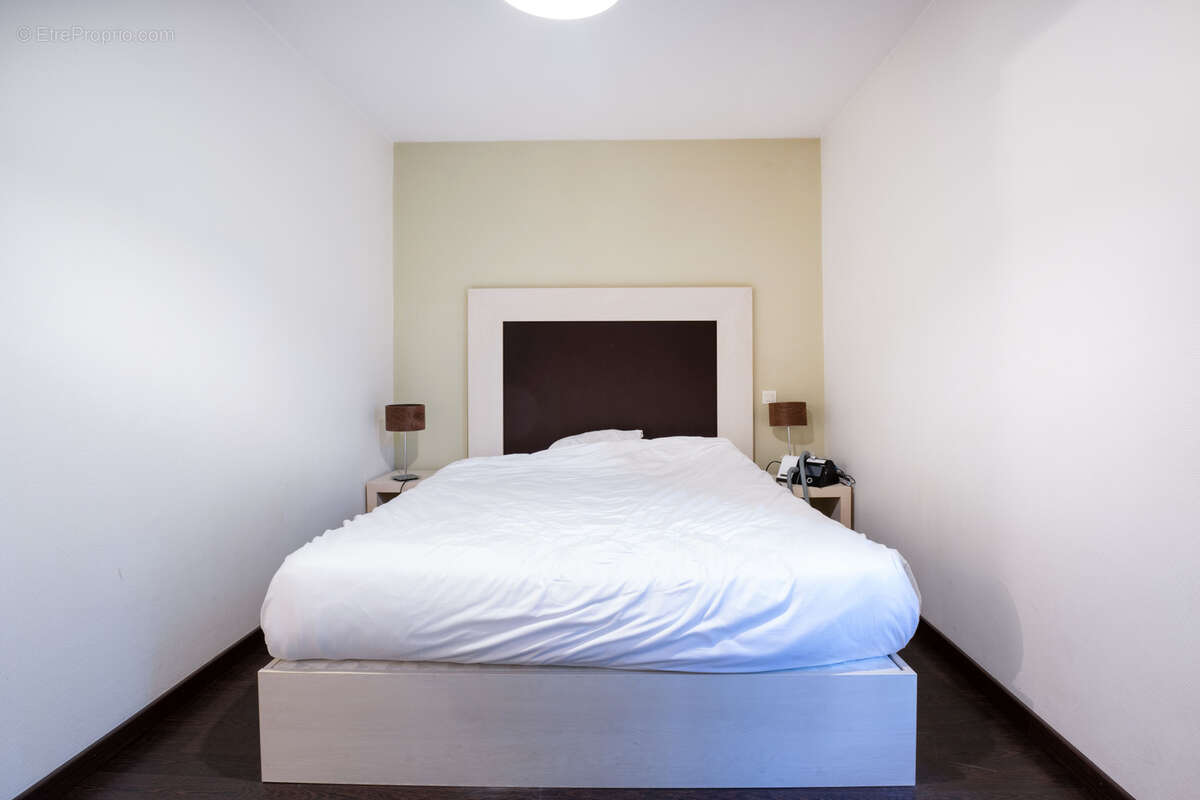 Appartement à SAINT-JEAN-D'ILLAC