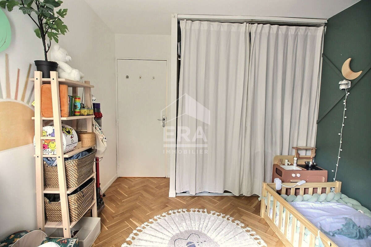 Appartement à LE PLESSIS-ROBINSON